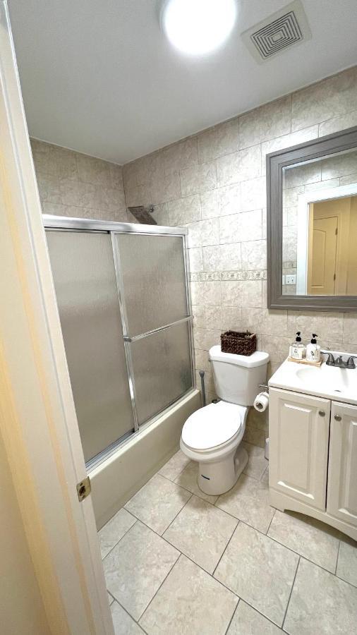 Modern Apartment With Parking & Quick Ride To Manhattan New York Exterior photo